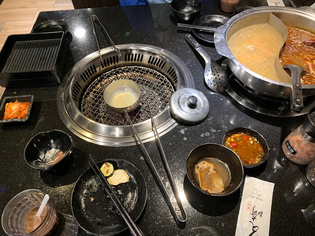 瓦崎燒烤火鍋 公館店－火烤兩吃 燒烤燒肉 火鍋 吃到飽 生啤無限暢飲 聚餐 老字號湯頭 麻辣湯底 哈根達斯 推薦 好評 高CP值 好吃 價格 頂級火鍋 網紅網友首選 優質 的照片