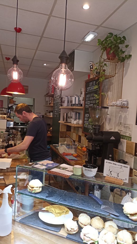 Primero Cafe — Comida y bebida