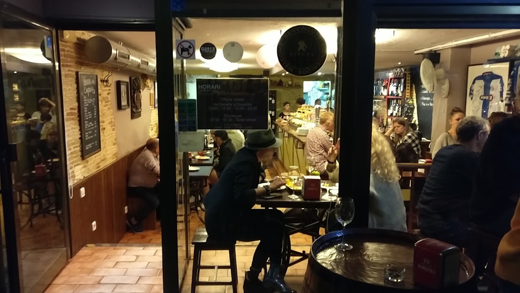 Guria Taberna | Sitges — Ambiente