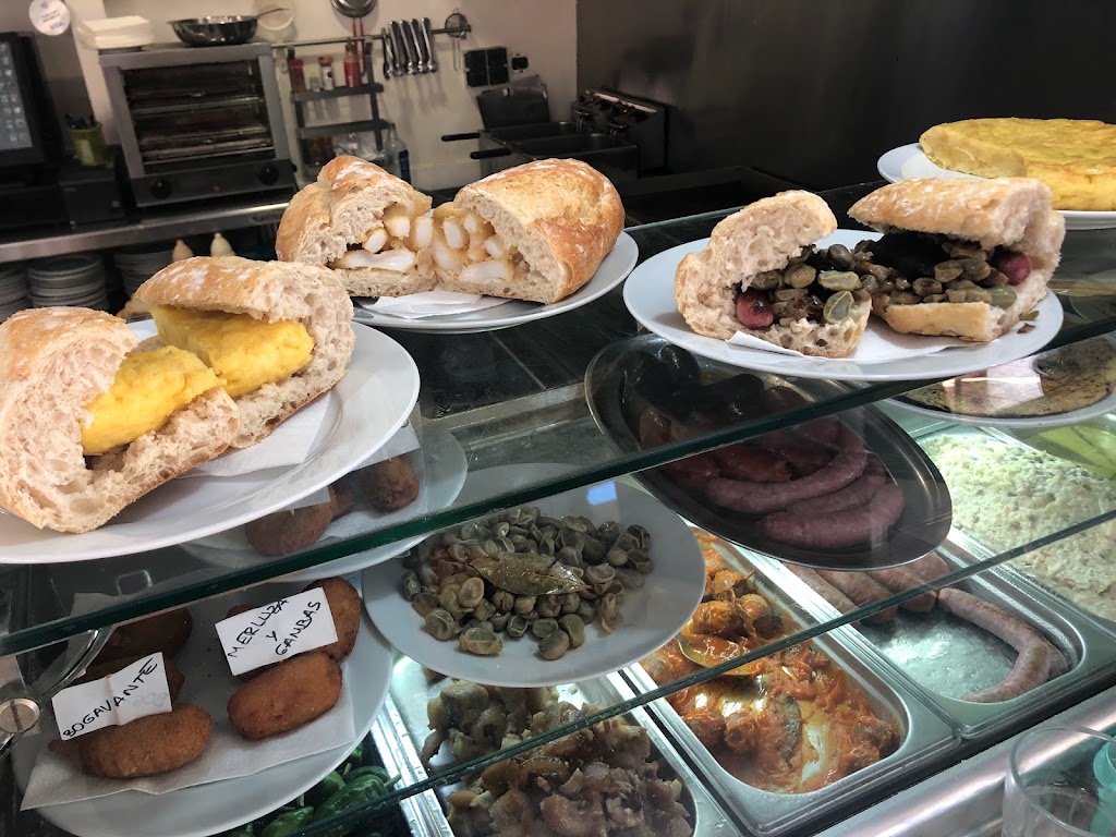 Cafe bocateria Arena de Mar - tapas menu — Comida y bebida