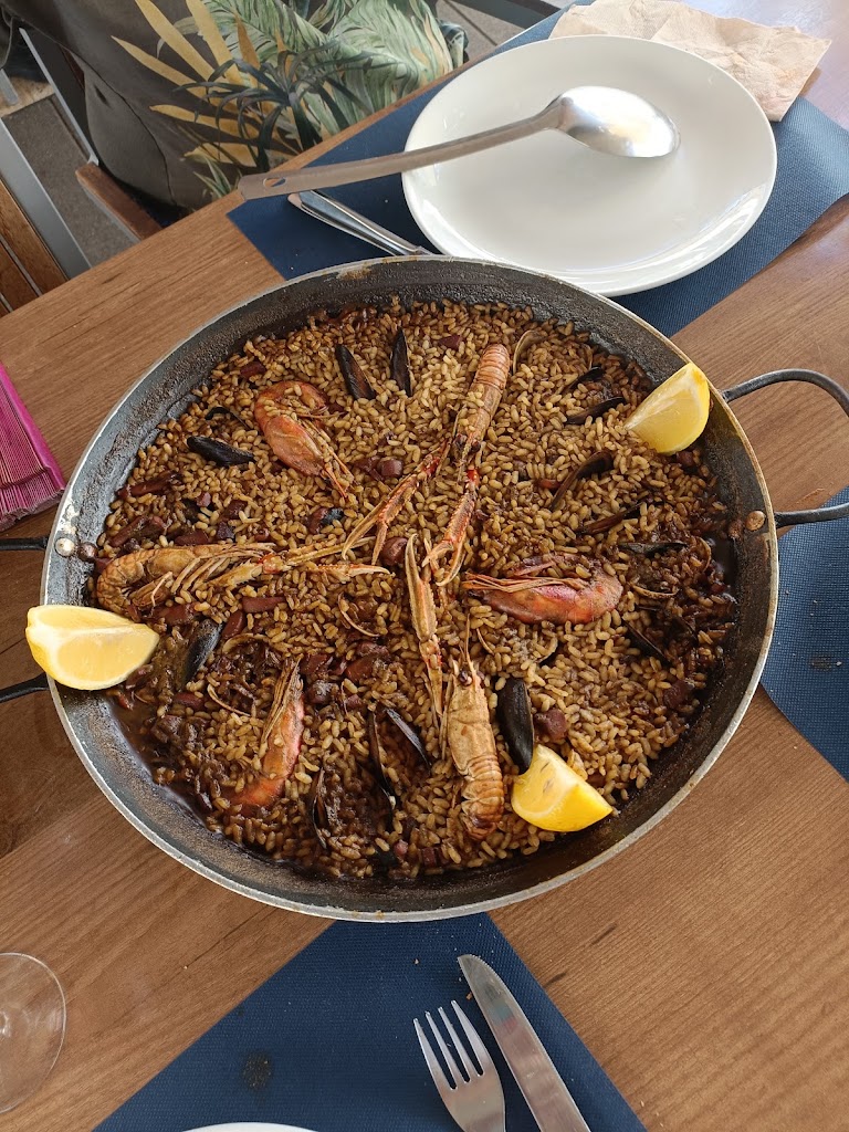 Restaurante Ancora — Comida y bebida