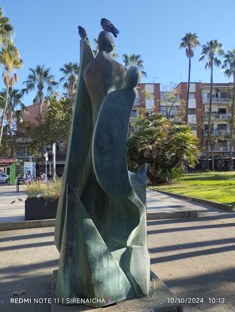 Escultura "Generaciones" de Clemente Ochoa