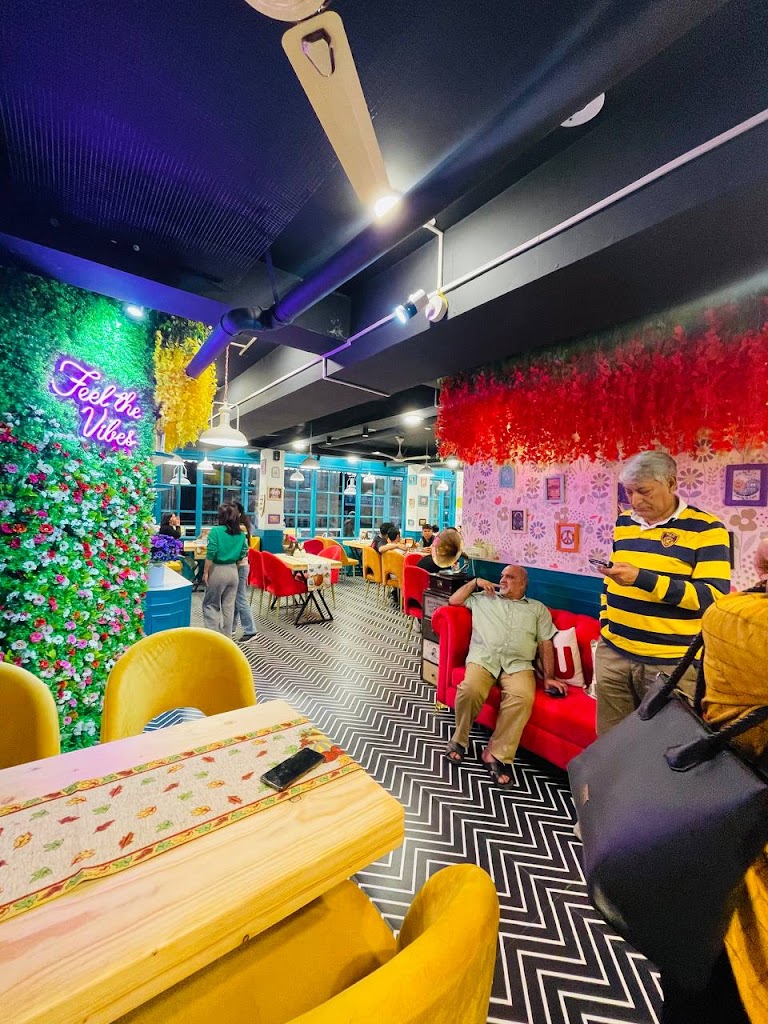 Cafe Friday Best Restaurant In Solan Most Instagrammable Cafe 100 Vegetarian