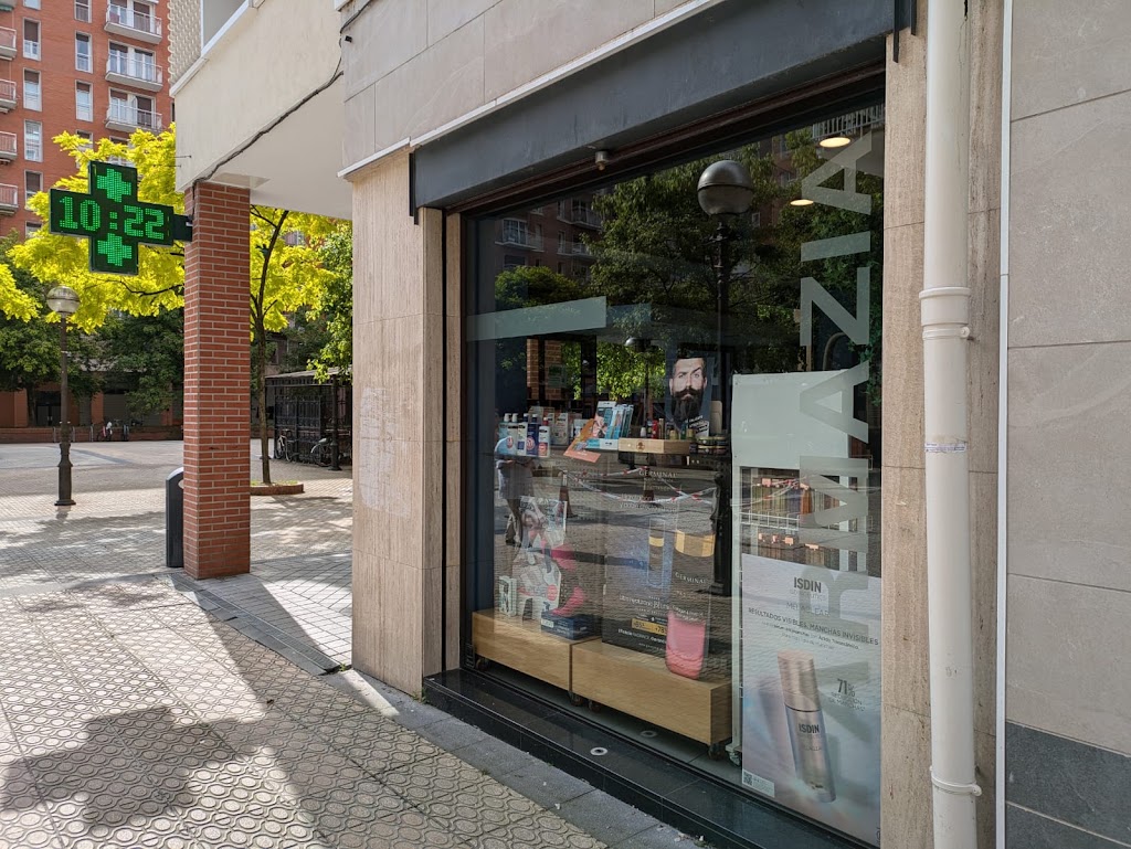 Farmacia Ausan - Ldo. Inaki Ausan I Farmacia y Parafarmacia en Donostia-San Sebastian — Del propietario