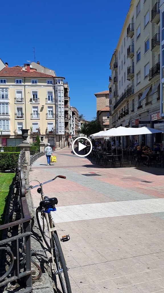 Aparcamiento Estacion de Vitoria-Gasteiz — Videos