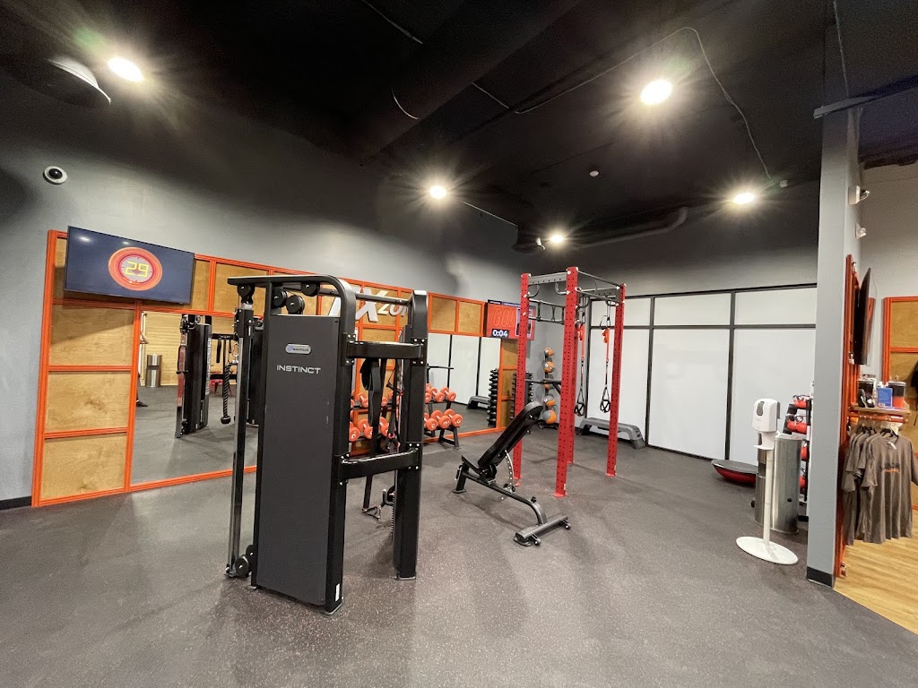  HOTWORX - Clovis, CA - Loma Vista