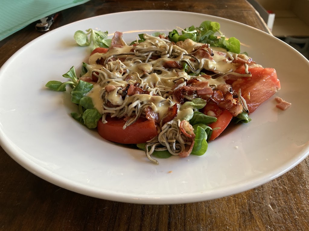 La Pepona Cafe — Comida y bebida