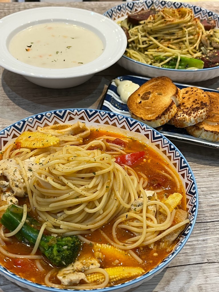 堤米複合式料理｜義大利麵｜咖哩飯｜親子丼｜鍋燒麵｜中原夜市美食｜中壢中原美食 的照片