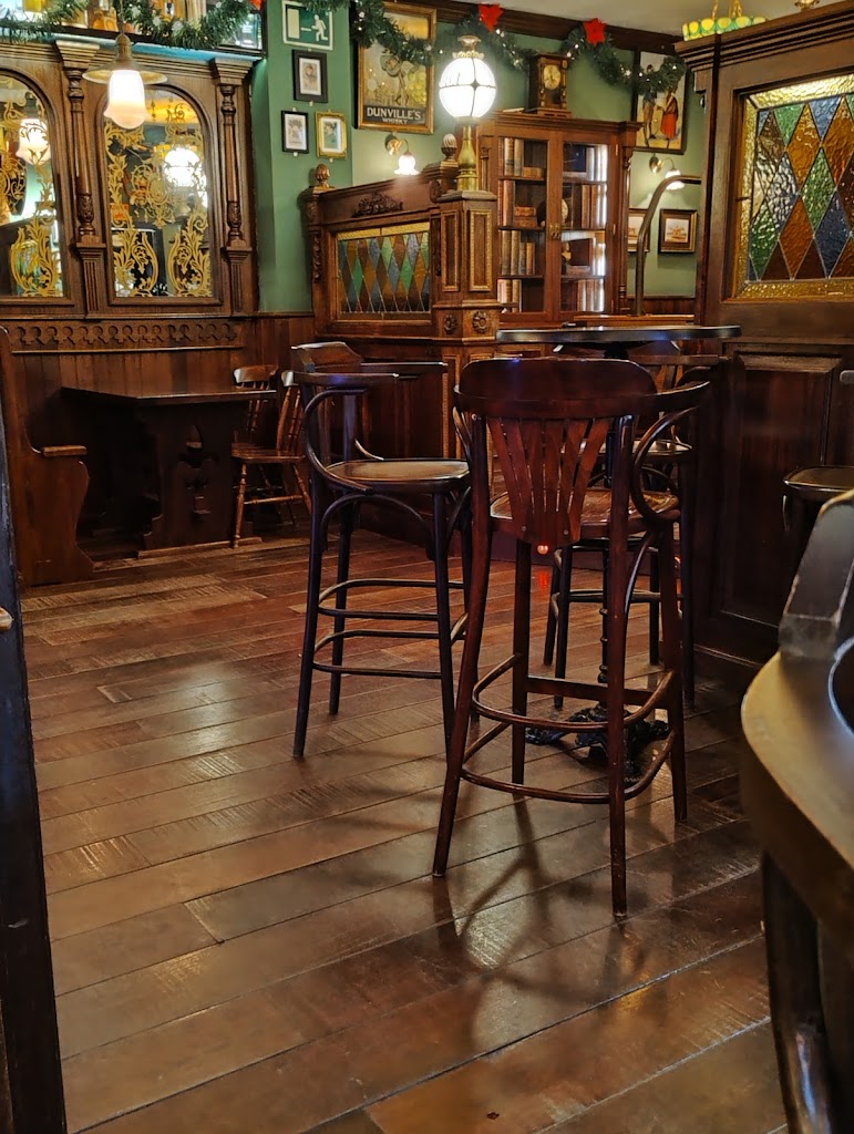 THE SQUARE IRISH PUB — Ambiente