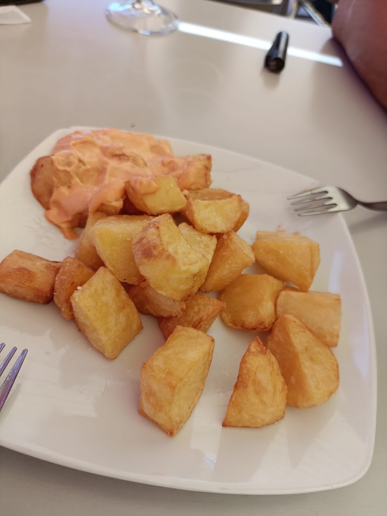Bar Cerveceria Sebas — Comida y bebida