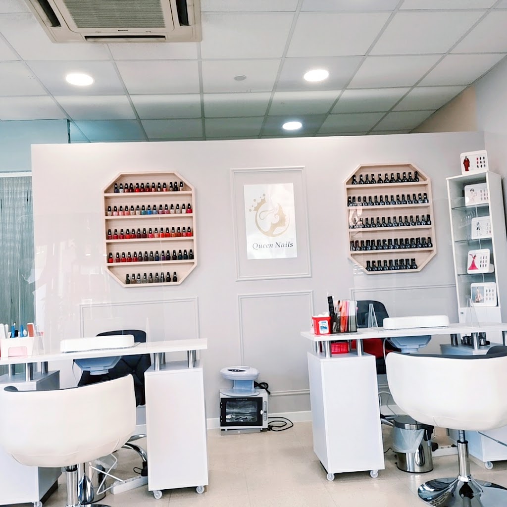 Queen Nails