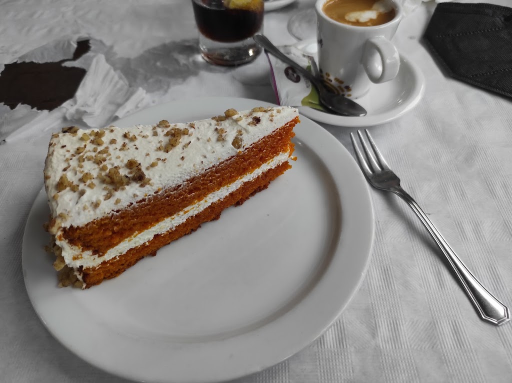 Restaurante Casa Eladio — Comida y bebida