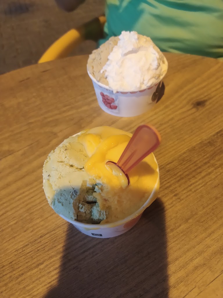 Heladeria Calipso — Comida y bebida