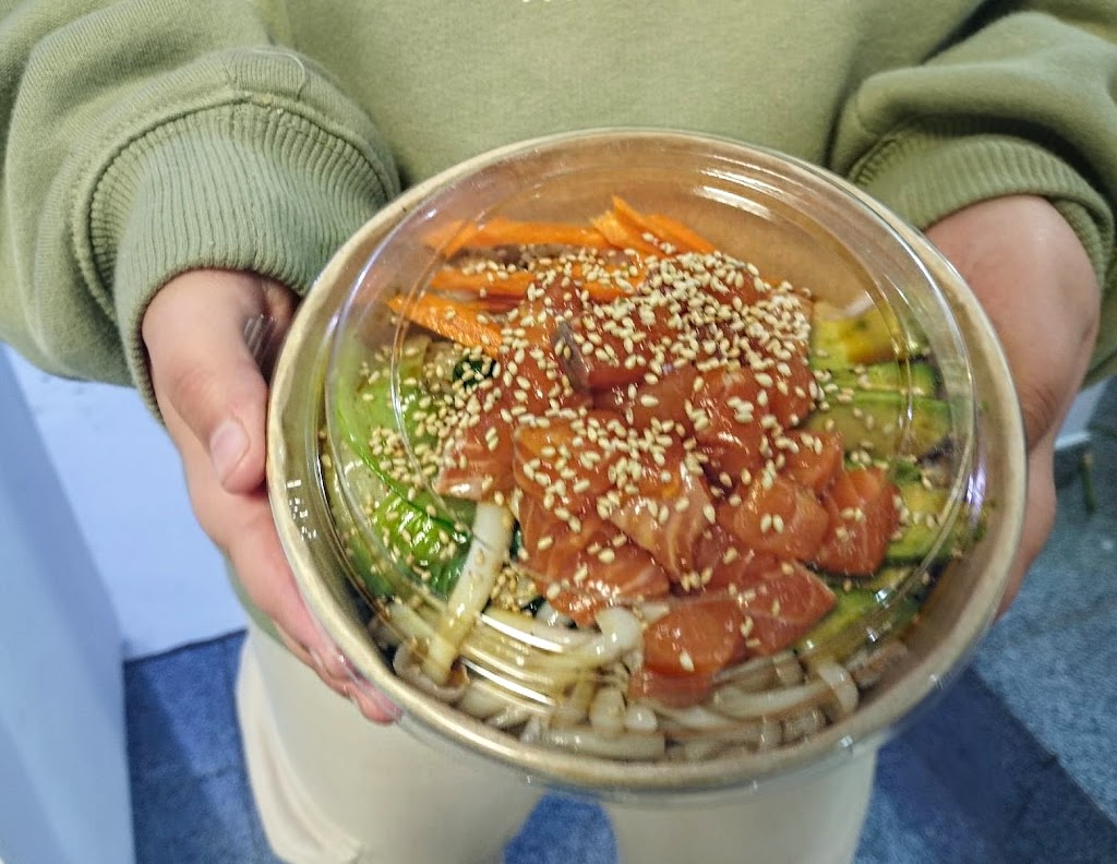 Poke+ Sant Feliu — Comida reconfortante