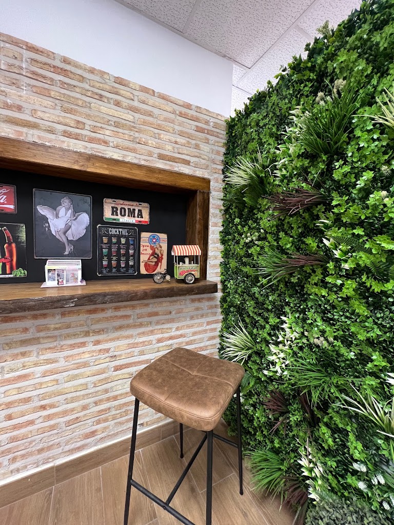 Cris Sandez Nails & Lashes — Del propietario
