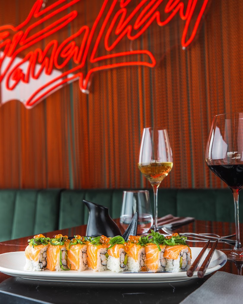 Fanatical Restaurant & Cocktail Lounge — Comida y bebida