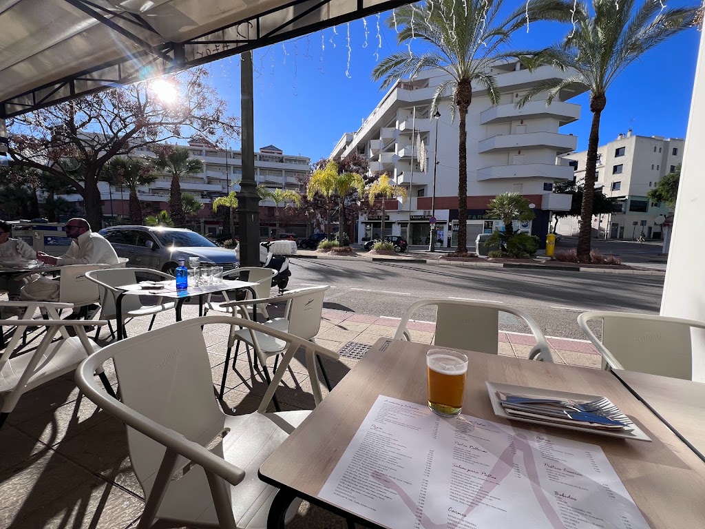 Pizzeria Vesubio Estepona — Ambiente