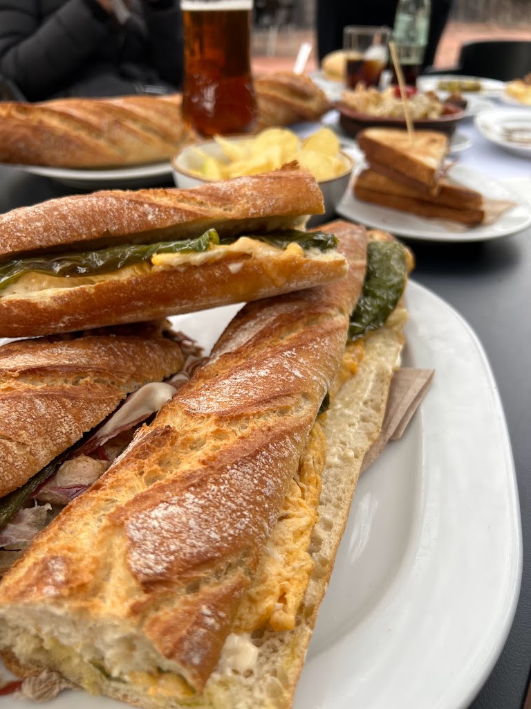 AUPA Restaurante Asador — Comida y bebida