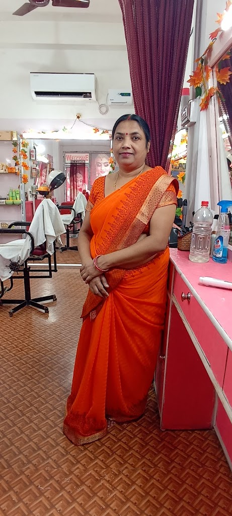 Achal Beauty Parlour