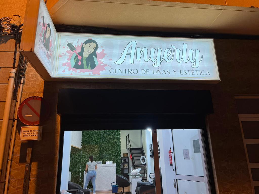 Anyerly Centro de Unas y Estetica — Exterior