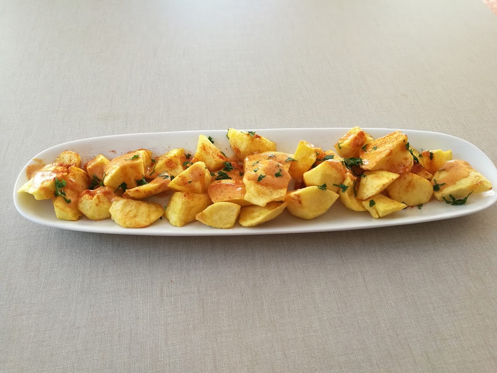 BAR CAFETERIA EL PASEO — Comida y bebida