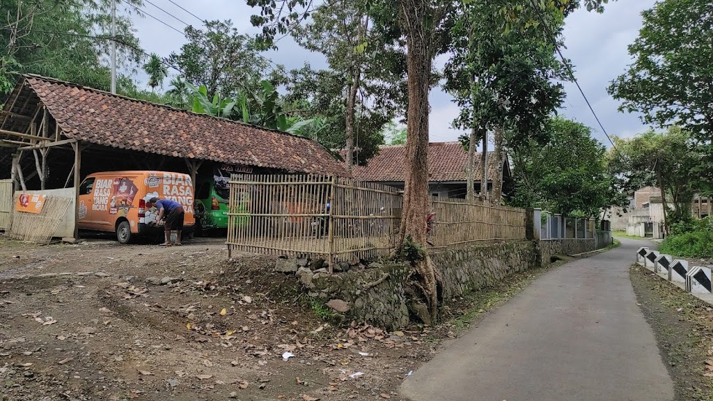 Bengkel Mobil-Motor Uwa Dedi