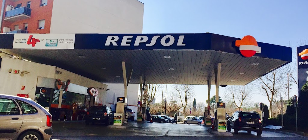 Estacion de Servicio Repsol — Exterior