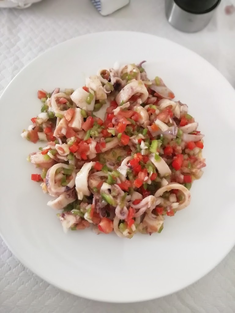 B — Comida y bebida