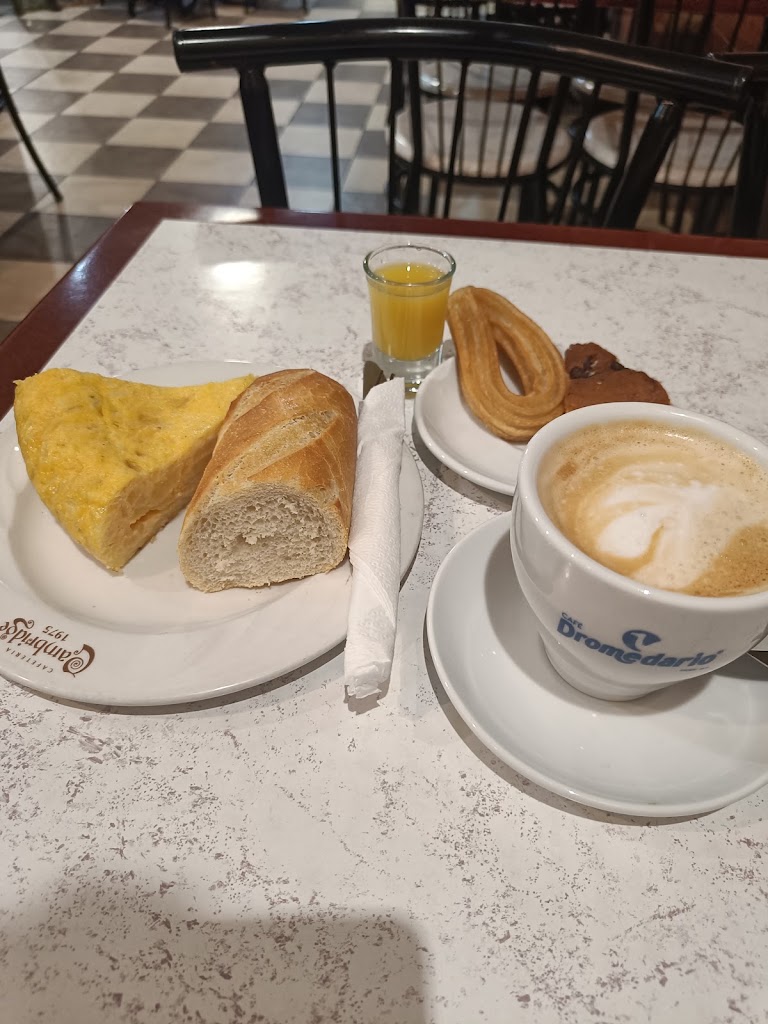 Cafeteria Cambridge — Comida y bebida