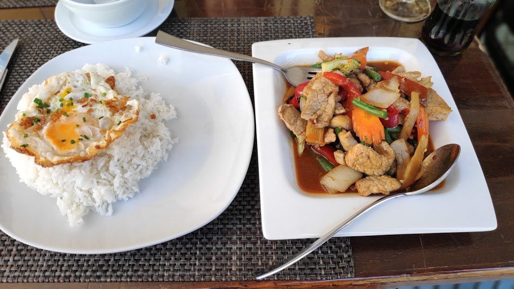 Siam Thai Restaurante — Comida y bebida