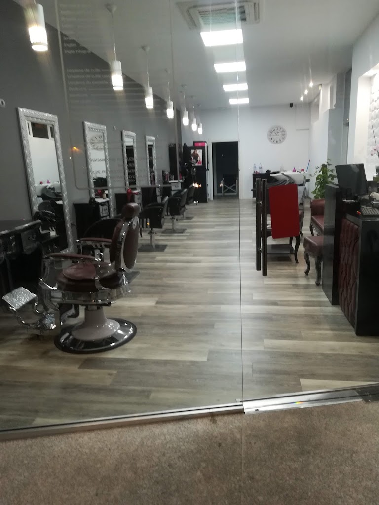 Luifer Tita y Fely — Interior