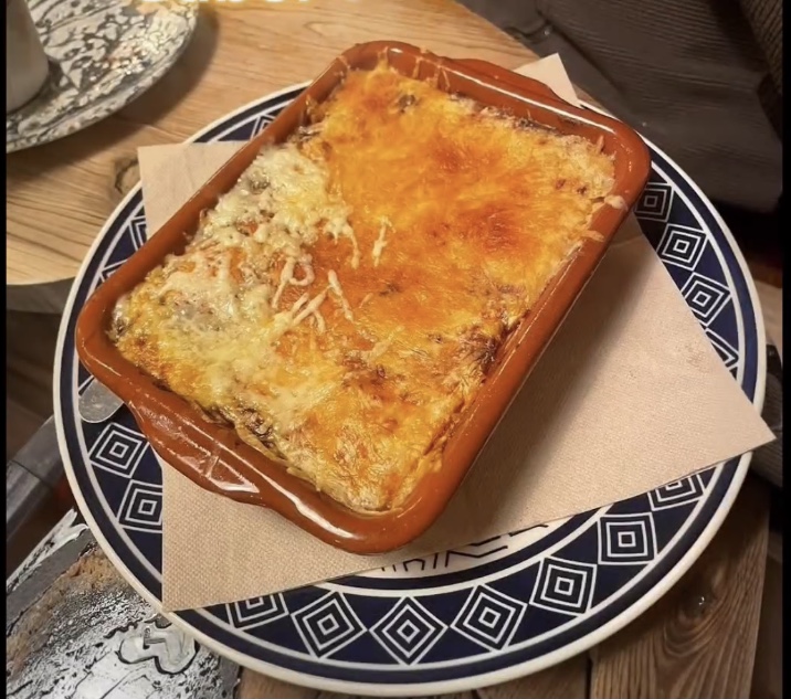 Bar Mama Juana Ubeda — Comida y bebida