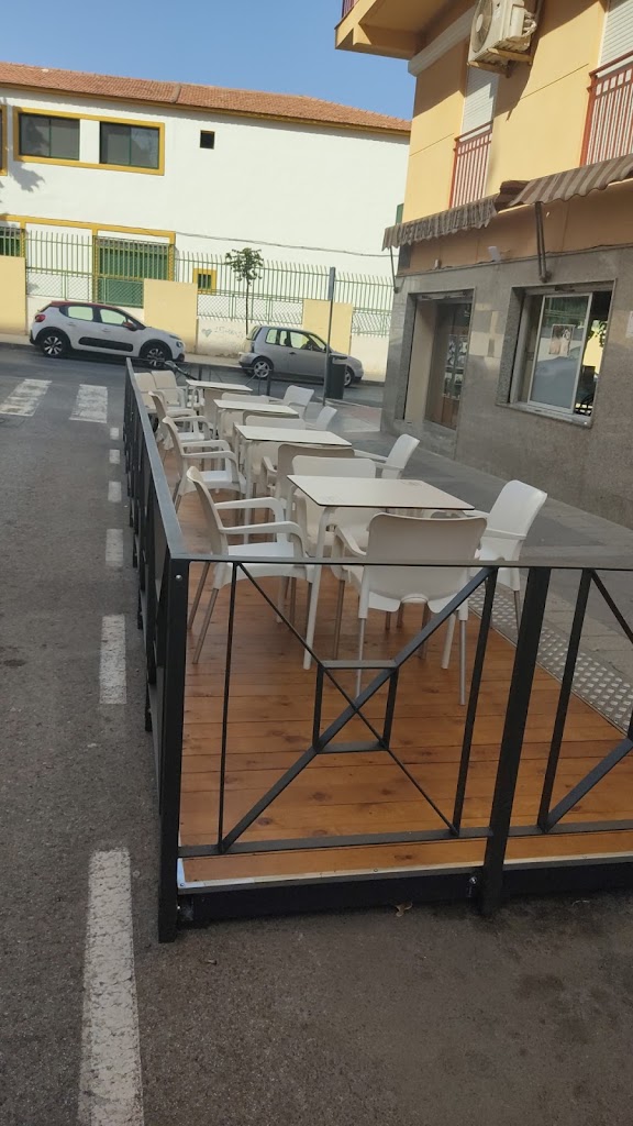 Taperia Cafeteria La Hellinera — Ambiente