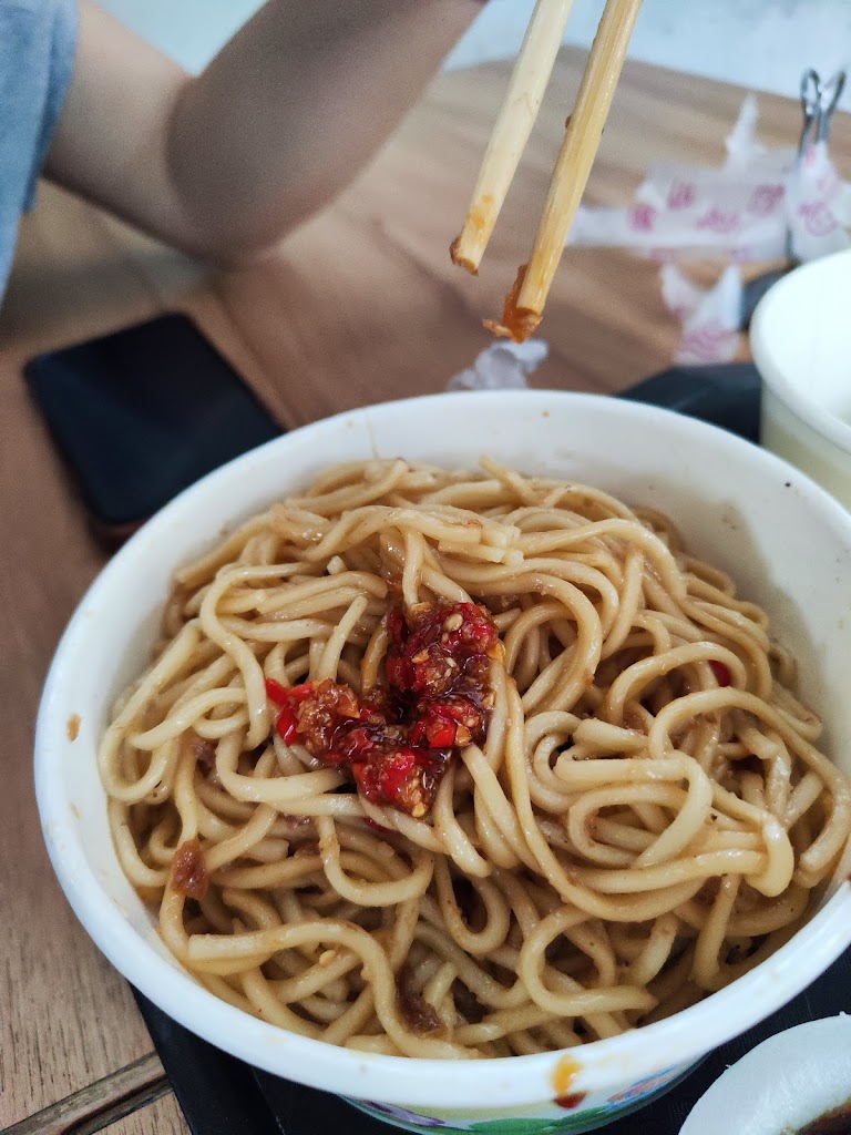 榕樹下米苔目 的照片