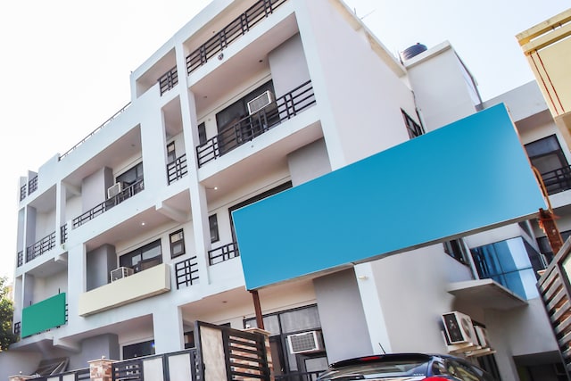 Oyo 24075 Galaxy Guest House