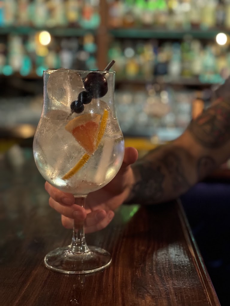 Patricio Bar — Ginebra