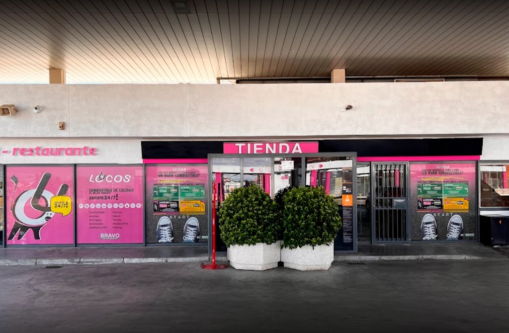 Gasolinera Loucos Valdemoro — Exterior