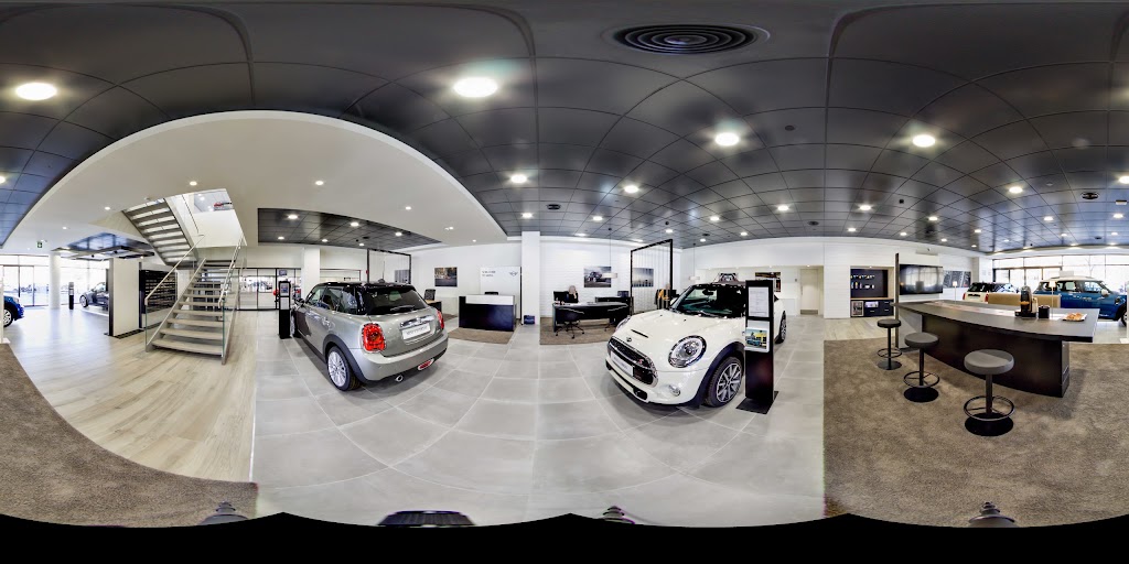 MINI Barcelona Premium Gran Via — Street View y 360deg