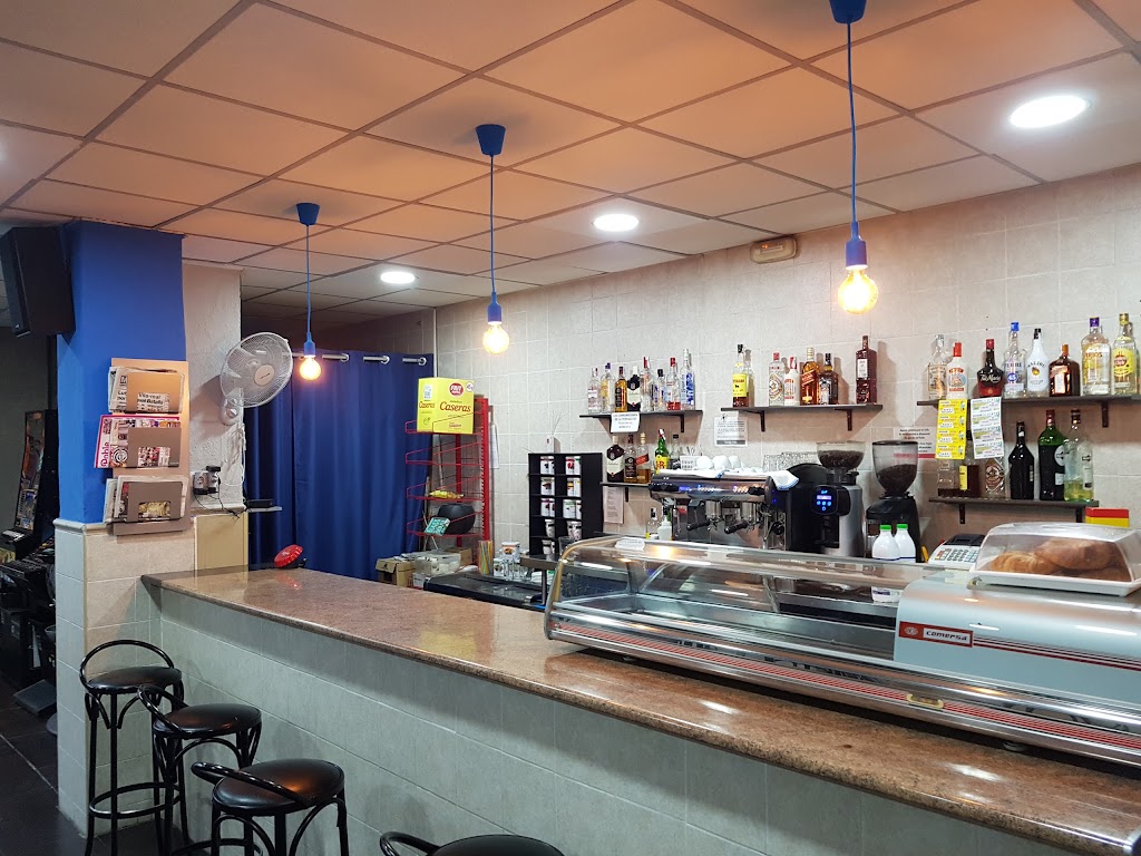 BAR KUYEN — Ambiente