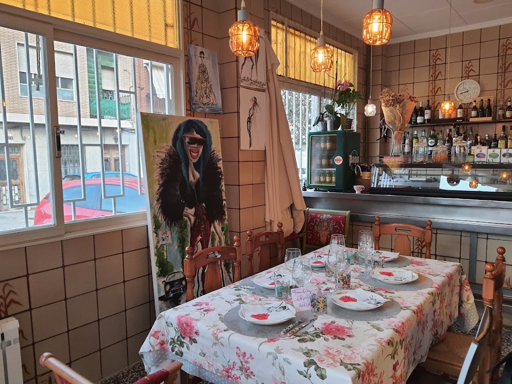 La Bicicleta Rosa Cafe — Ambiente