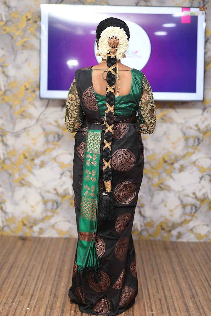 Shanthi Makeup Artist