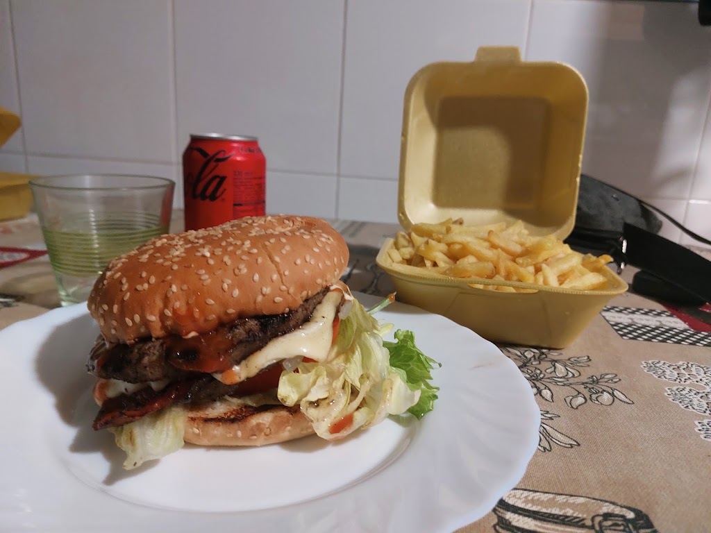 Asador Argentino Cresta Roja — Comida reconfortante