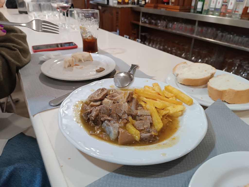 Cafeteria Restaurante Rogelio — Comida y bebida