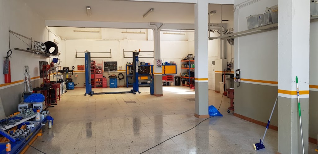 Talleres Pacheco — Interior