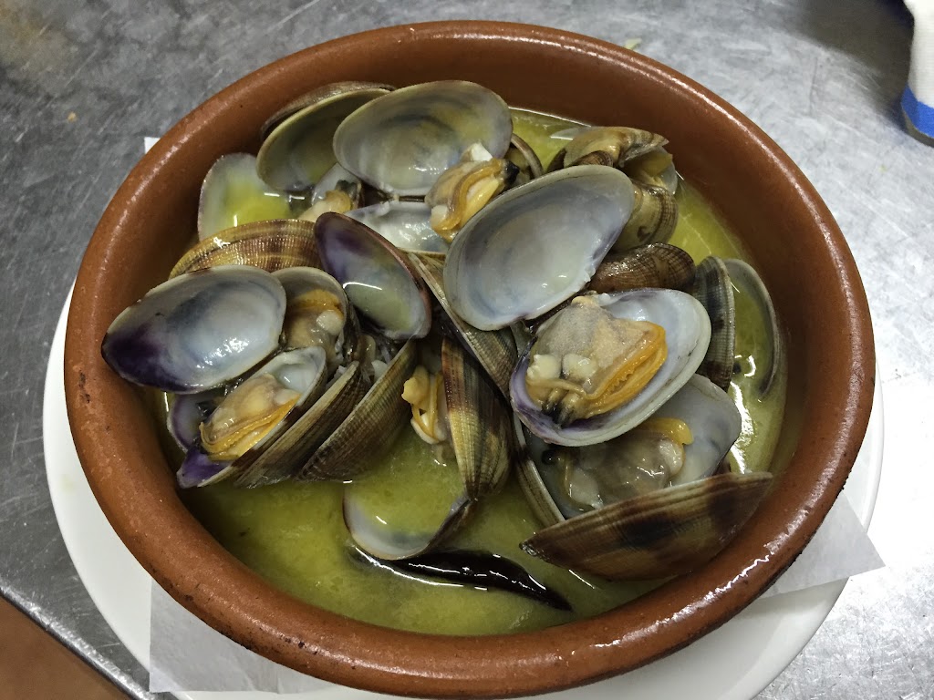 Restaurante Estadio — Comida y bebida