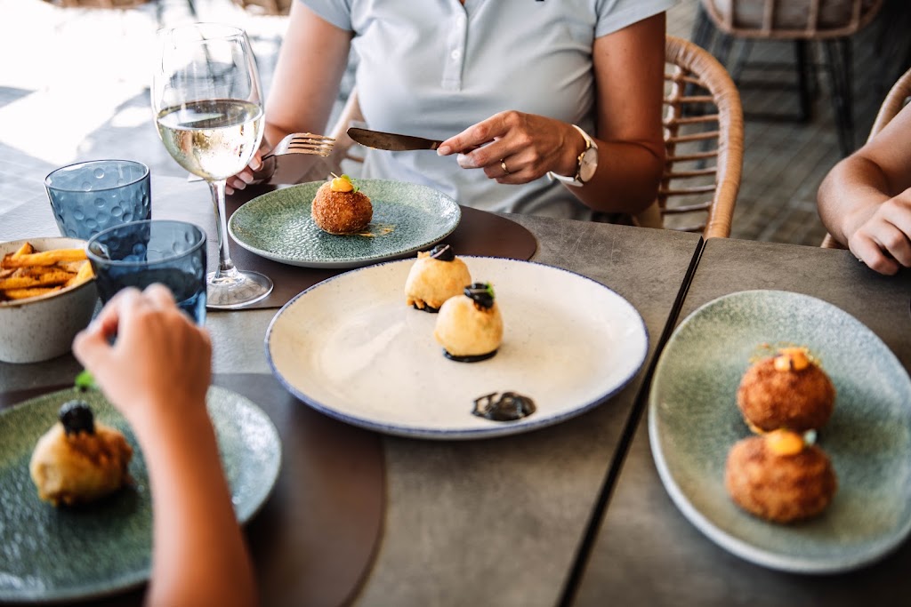 Sa Lliga Maritim - Restaurante Puerto de Mahon — Comida y bebida