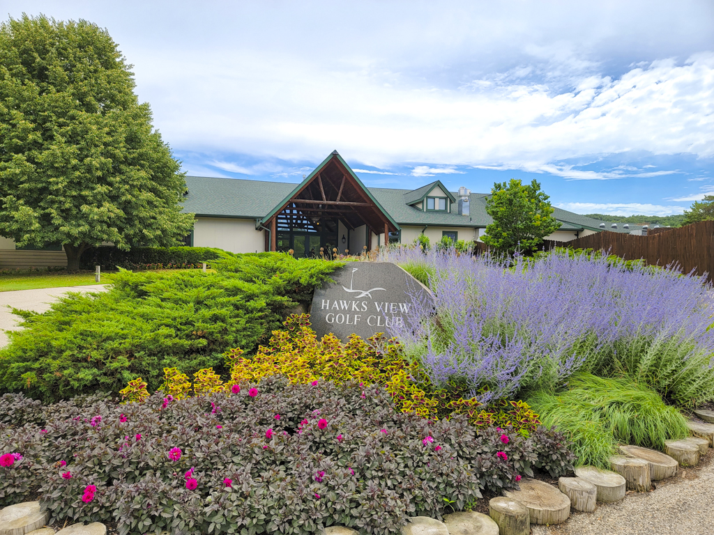  Hawk's View Golf Club