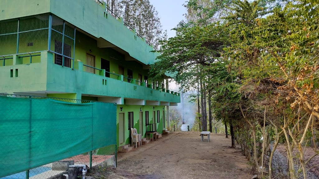 Hill View Farm Resort