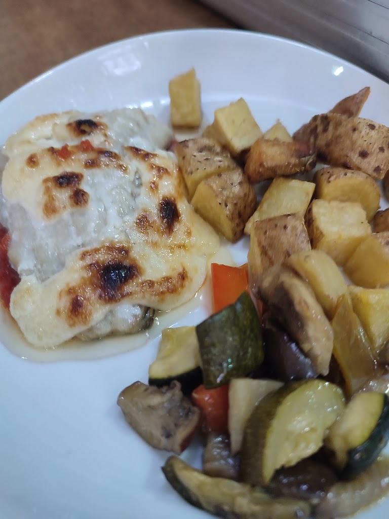 Bar Cafeteria Fontana — Comida y bebida