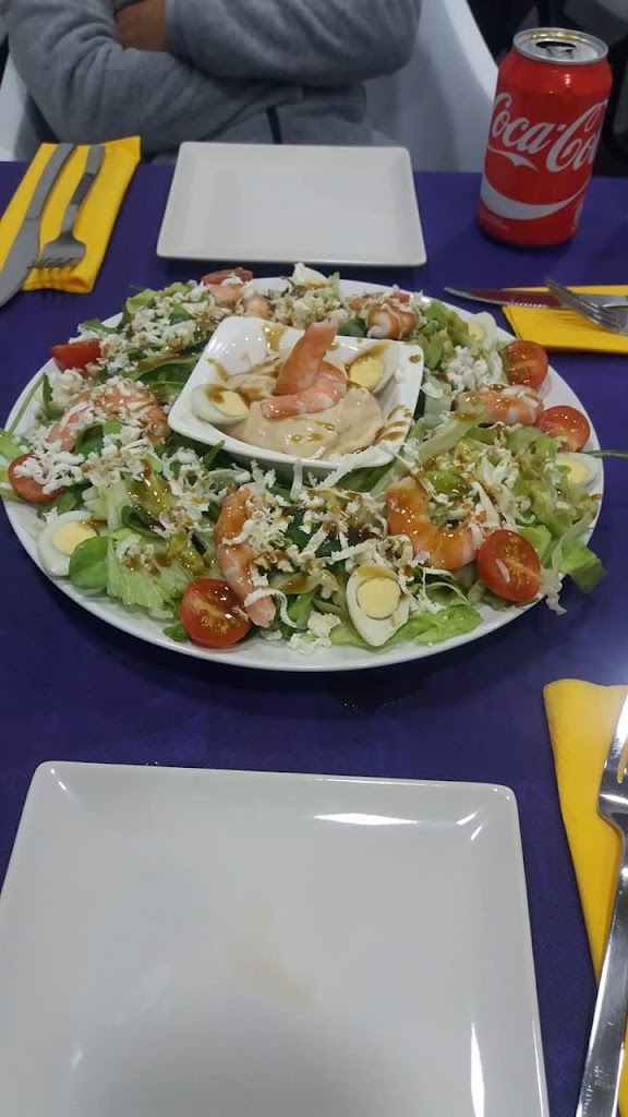 Cafe Bar El Carton — Comida y bebida
